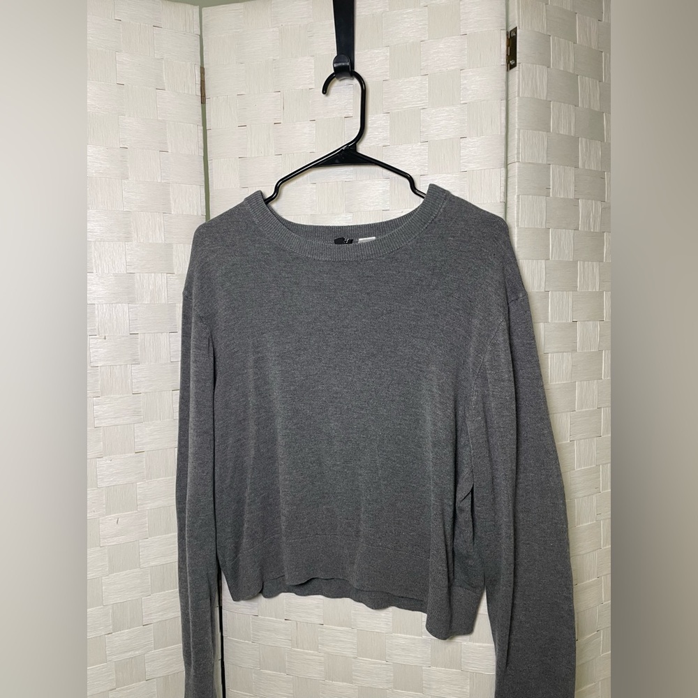 Divided Gray Fitted Long Sleeve Sweatshirt